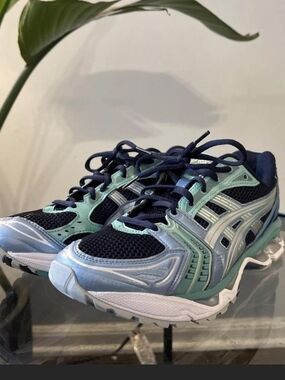 ASICS Teal and Navy Mesh Running Sneakers